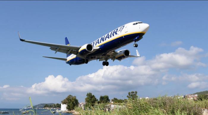 Ryanair пуска полети от София до остров Скиатос