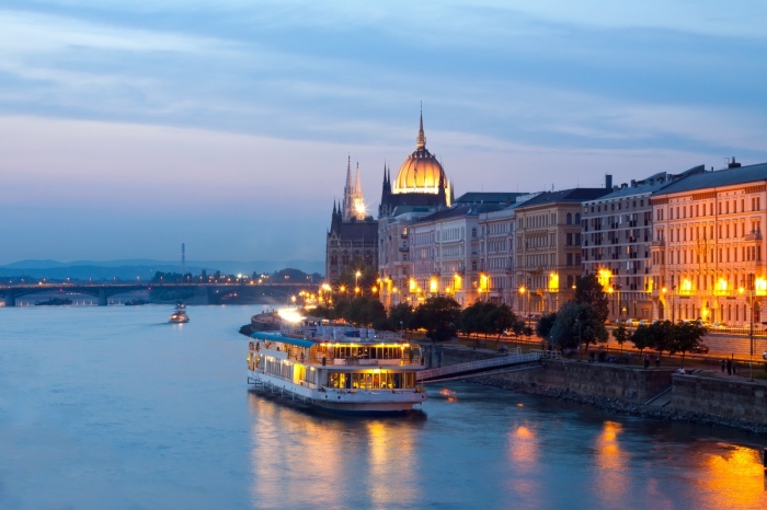 Красивият син Дунав - автобусна екскурзия из най-красивите столици