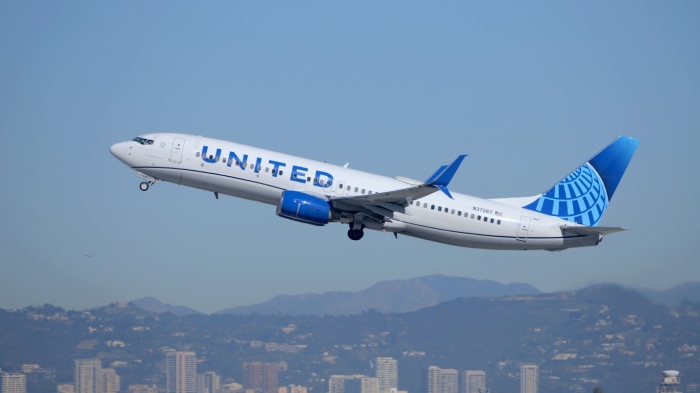 United Airlines пусна в отпуск пилотите си, няма самолети