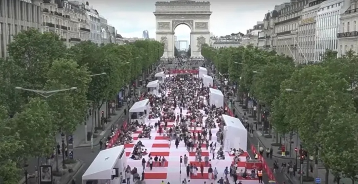Хиляди парижани участват в гигантски безплатен пикник на Шан-з-Елизе