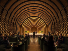Тунелите на Джеймс Бонд в Лондон стават туристическа атракция