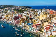 Остров Капри отново приема туристи