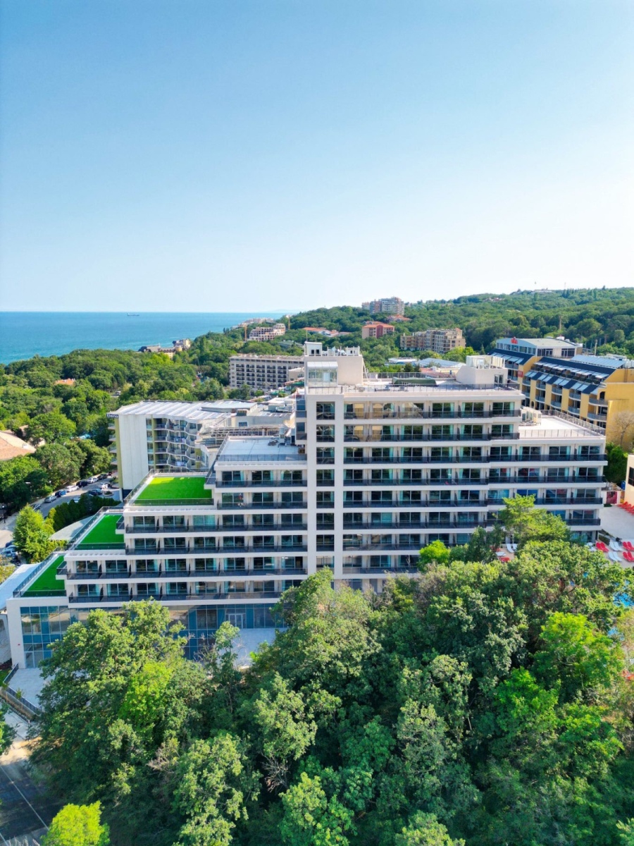 Новият хотел Poseidon beach отвори с грандиозно парти в Златни пясъци