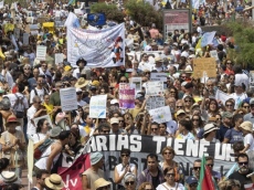 Хиляди жители на Малага протестираха срещу масовия туризъм