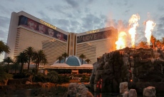 Лас Вегас се сбогува с хотел Mirage