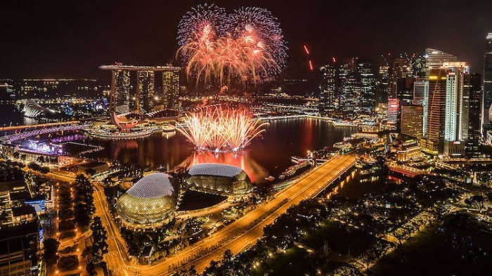 Нова година 2025 в Сингапур - градът на бъдещето