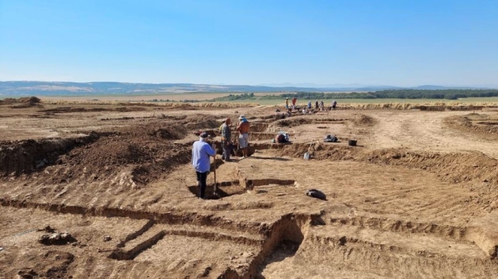 Археолози откриха светилище на 7000 години в Ловешко