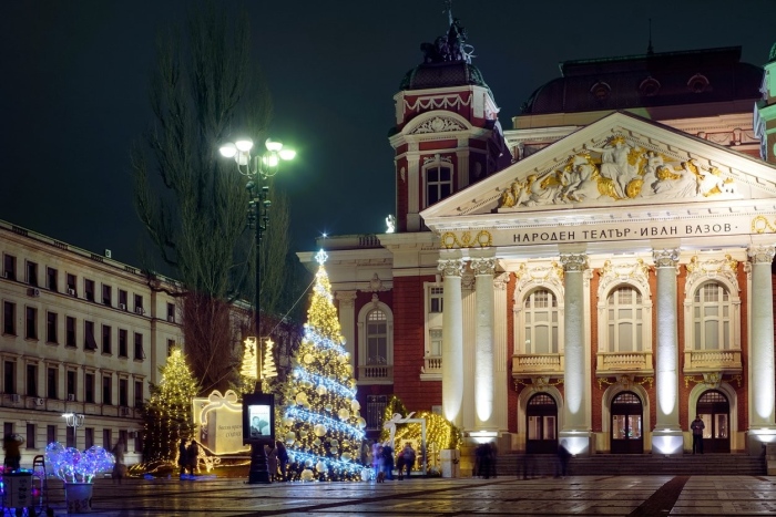 Две празнични елхи ще грейнат за Коледа в София