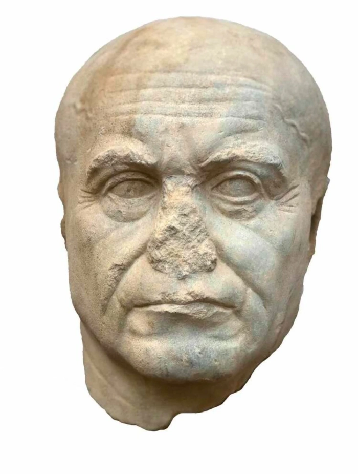 Археолози откриха забележителна мраморна глава в древния град Тапосирис Магна в Египет