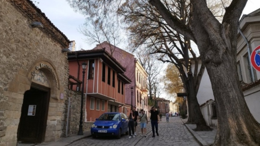 Отлагат таксата от 10 лв./час за паркиране в Стария Пловдив