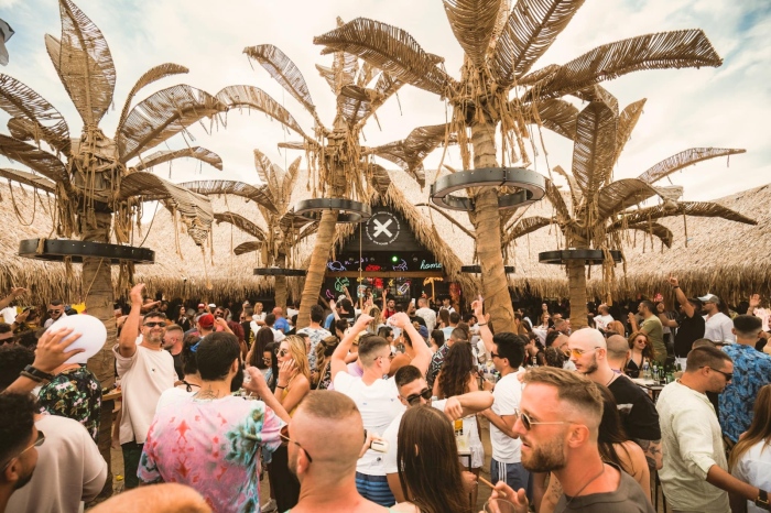 EXE BEACH BAR открива сезона на Каваци на 19 юни
