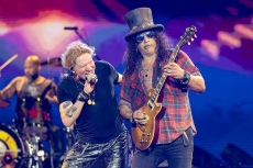40 000 дочакаха Guns N\' Roses