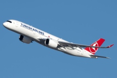Изгубиха тялото на пътник, починал на борда на самолет на Turkish Airlines