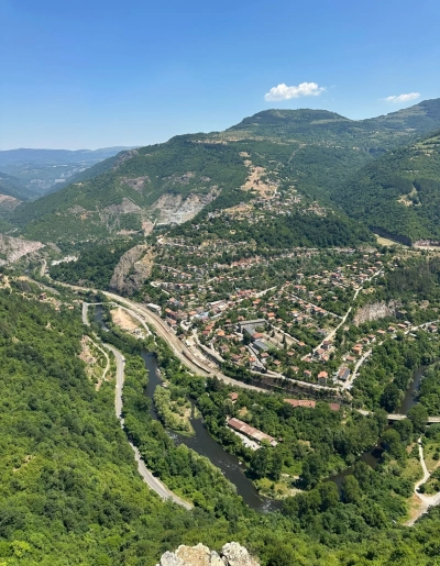 Четири уикенда, разказващи историята на България през обектива на OPPO Reno 13