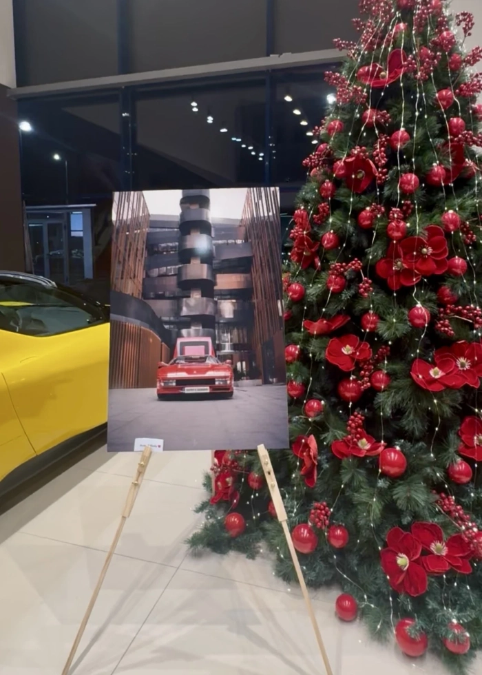 Deus Ex Machina в Auto Italia, София: когато изкуството натиска газта към надеждата