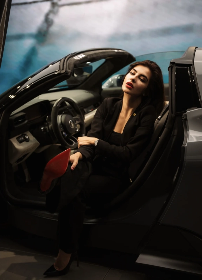 Deus Ex Machina в Auto Italia, София: когато изкуството натиска газта към надеждата