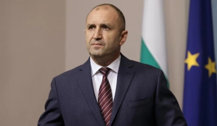 Румен Радев подаде оставка като президент, отива на избори