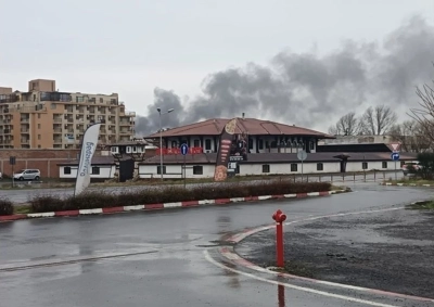 Голям пожар изпепели ресторант на плажа в Слънчев бряг