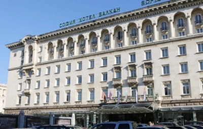 По-високи приходи и свиване на загубата на София хотел Балкан за 2025 г.