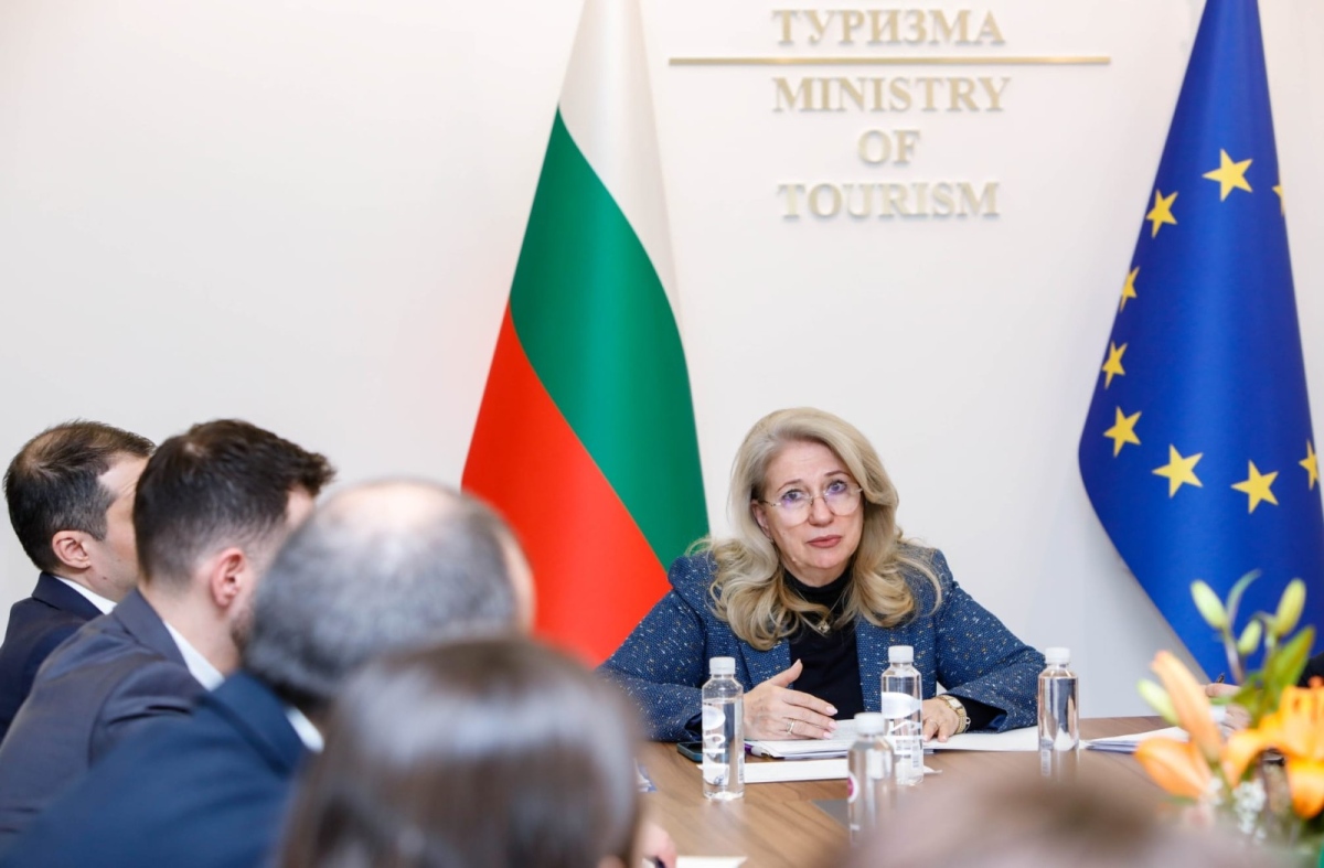 Министър Ирена Георгиева ще предложи мерки за подкрепа на туризма 