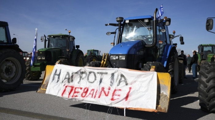Гръцки фермери заплашват с нова блокада на Кулата