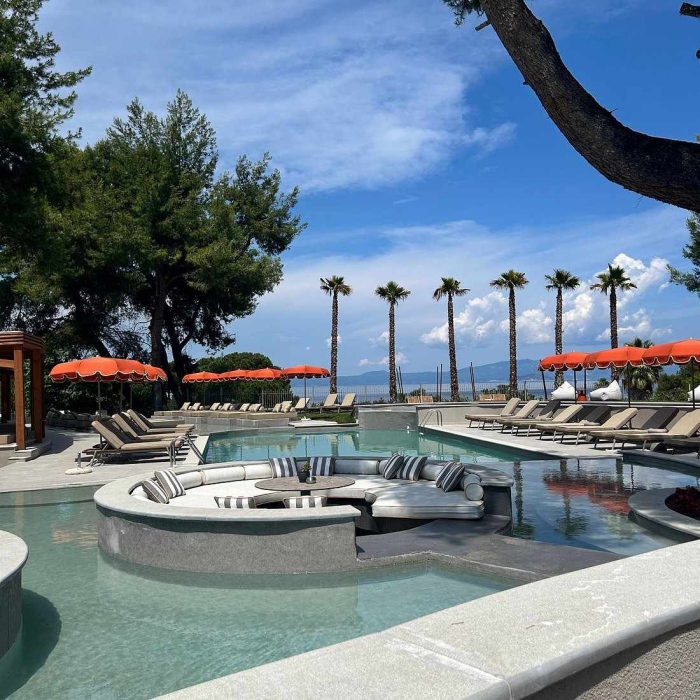 Zeus Eleva Kassandra Lagoon е новият луксозен хотел в Ханиоти на Халкидики 