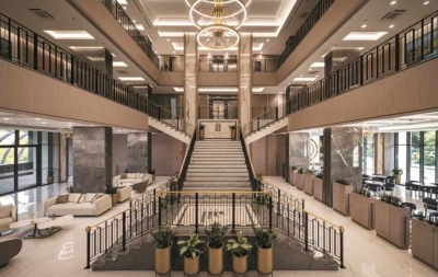 East Plaza Hotel: Нови стандарти в бизнес гостоприемството и архитектурния стил