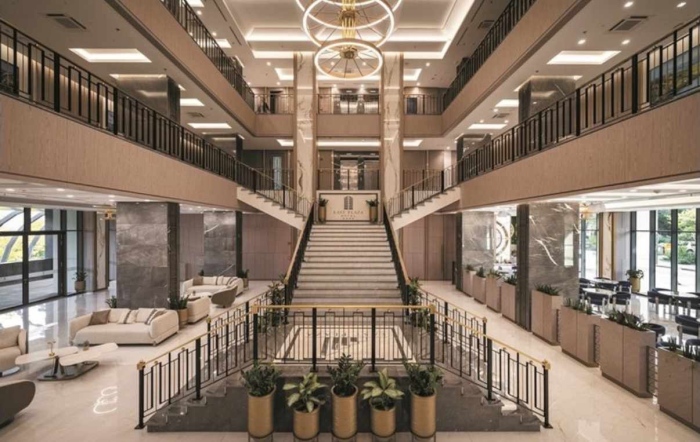 East Plaza Hotel: Нови стандарти в бизнес гостоприемството и архитектурния стил