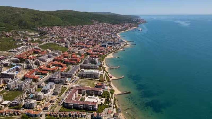 Плаж Изток в Свети Влас е затворен заради фекално замърсяване