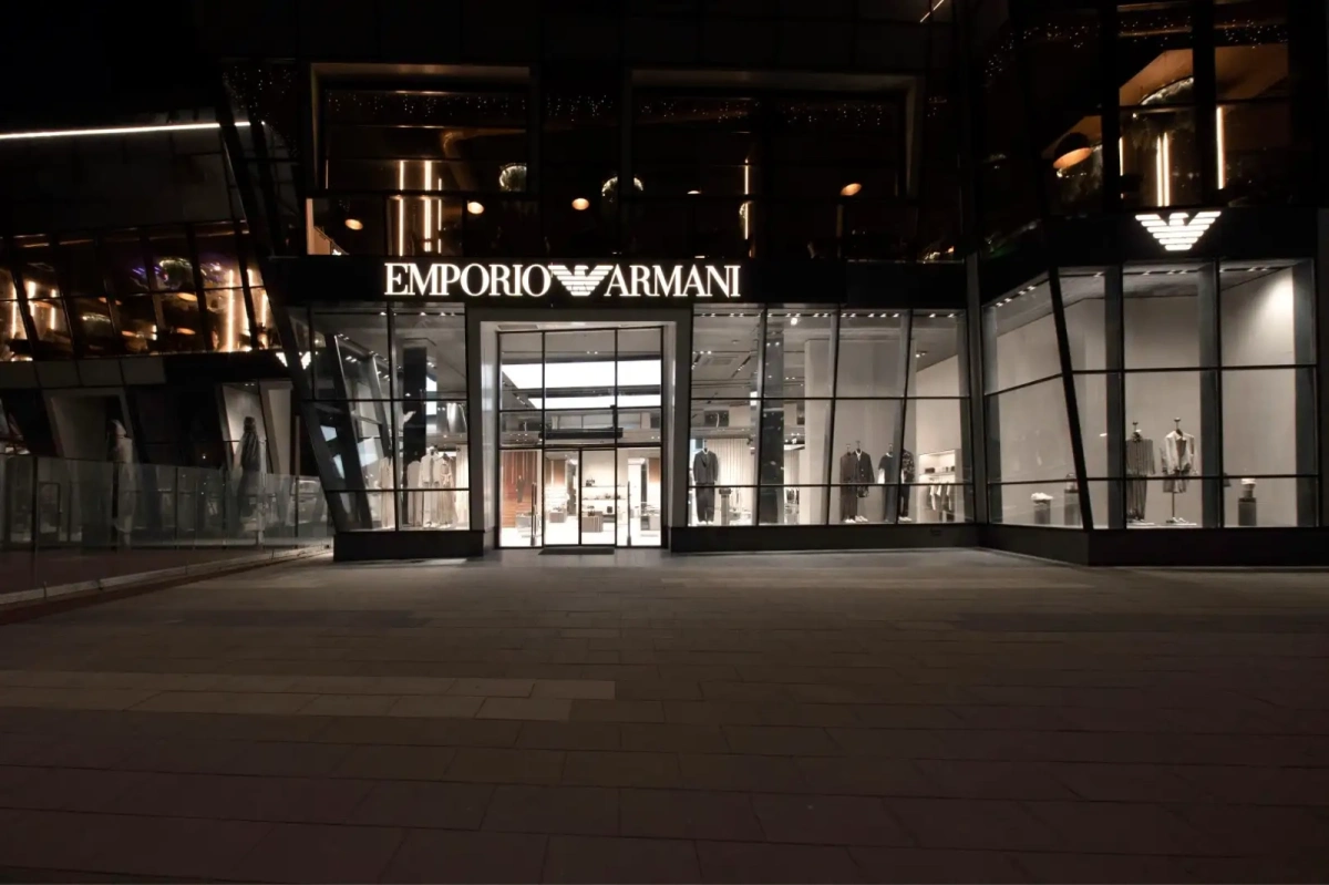 Armani отваря кафене в Бургас
