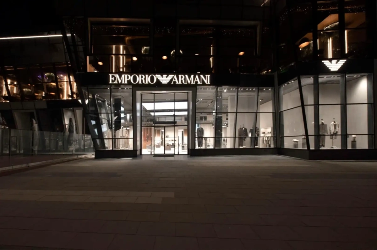 Armani отваря кафене в Бургас