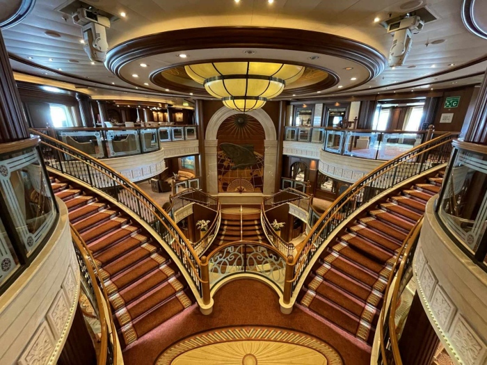 Нова година на круизния кораб Queen Victoria и празнична нощ в стил Cunard