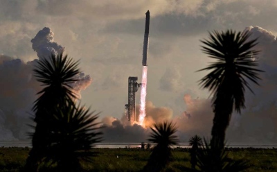 Starship излетя за 14-ия си тестов полет към орбита около Земята въпреки проблем с двигателя