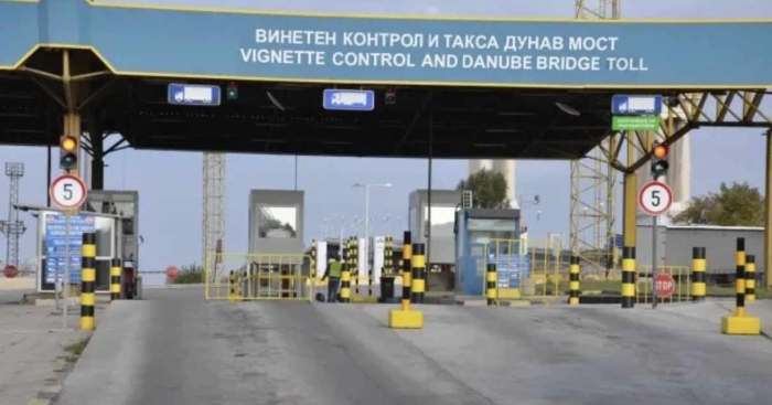 Няма да махат таксата за Дунав мост, но въвеждат електронно плащане