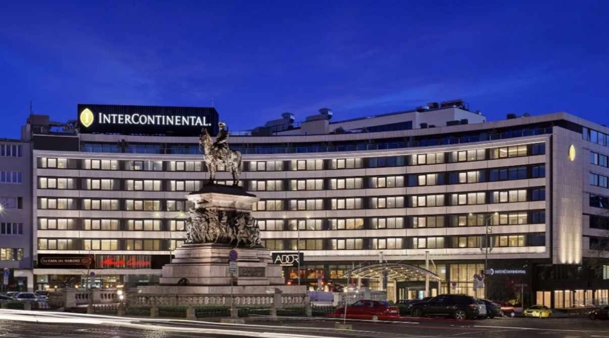 InterContinental Sofia отново е водещ хотел в България, Hilton Sofia спечели приза за бизнес хотел